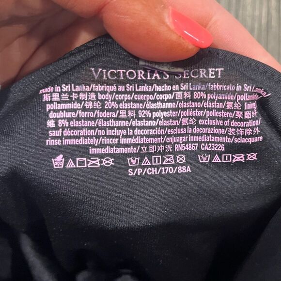 NWOT Victoria's Secret One Piece Swimsuit Plunge Neckline Pull-On Black Size S - Picture 2 of 3